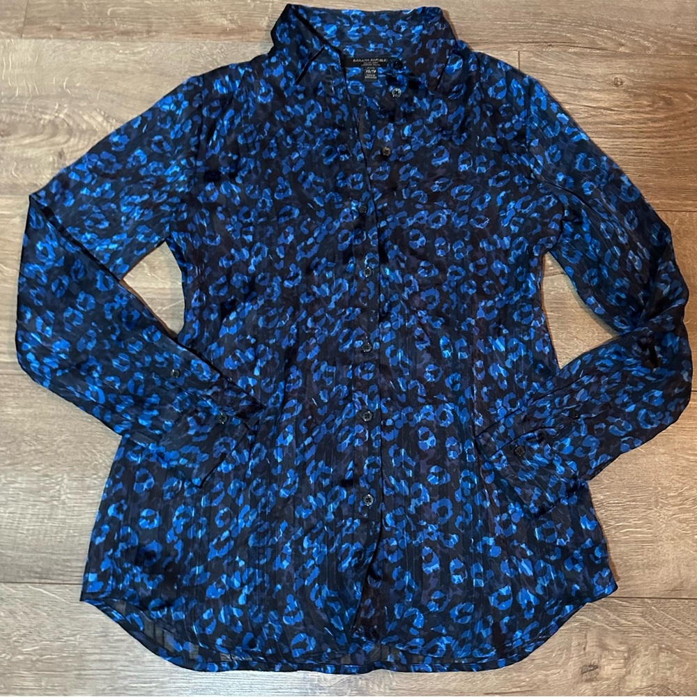Banana Republic Dillon Shirt – Blue Leopard Print (XS Petite) - Picture 6 of 14